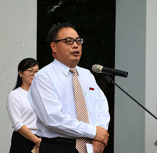 包志毅-1.jpg